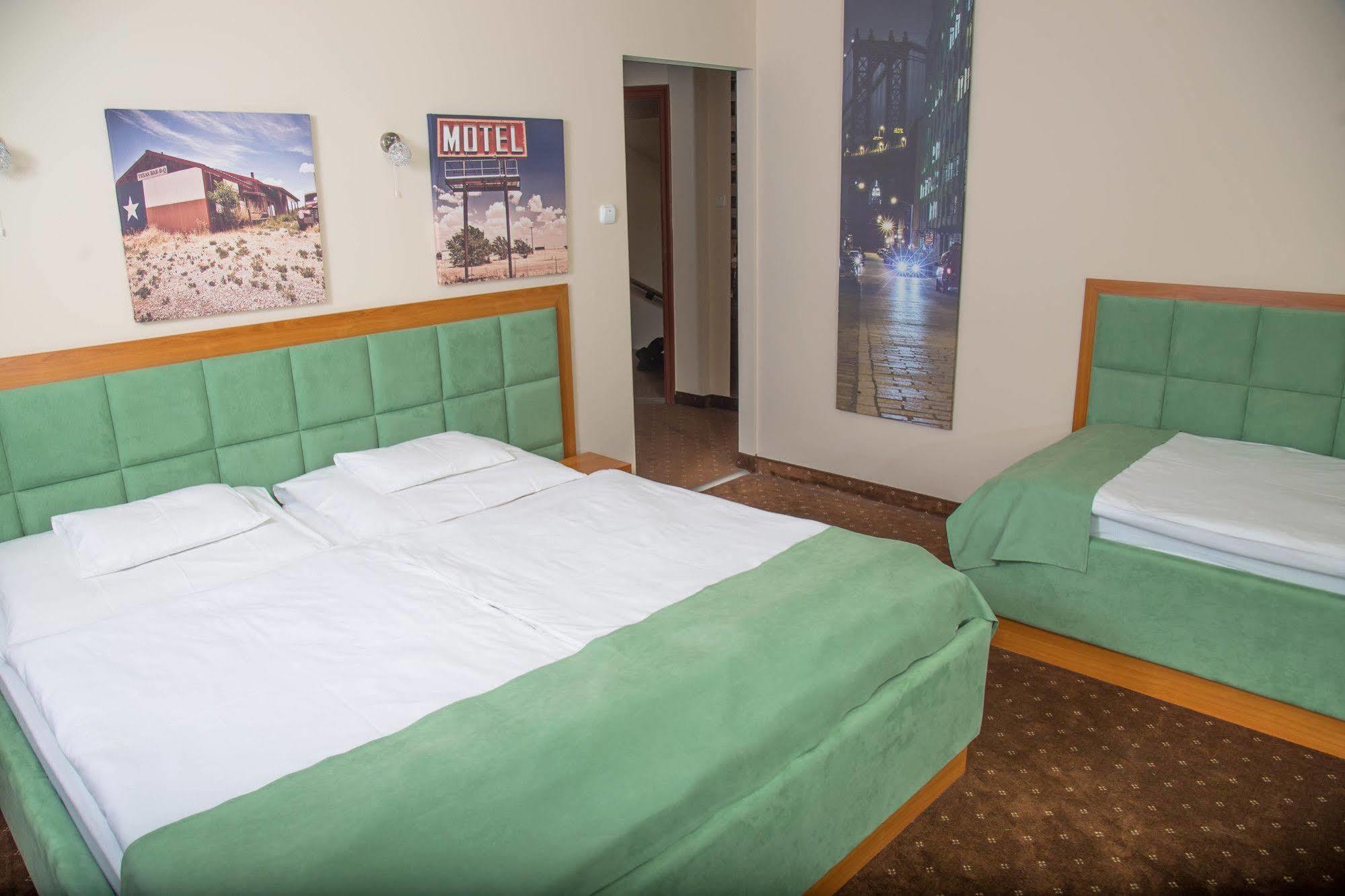 Soho Apartmanhaz Дьёр Экстерьер фото